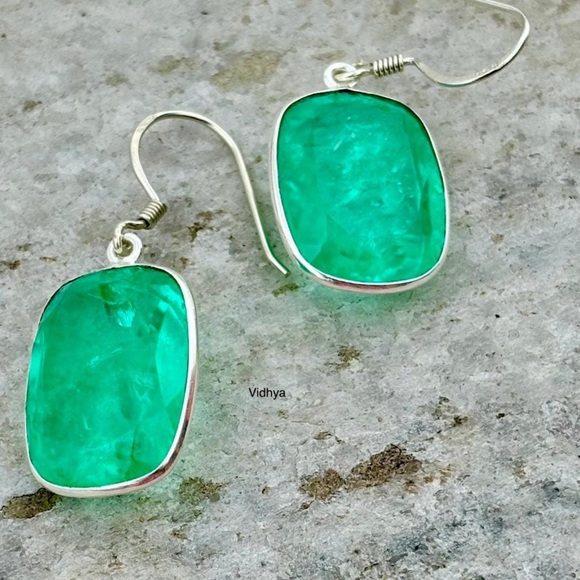 Real natural emerald dangle earrings set in Silver silver - Picture 2 of 3